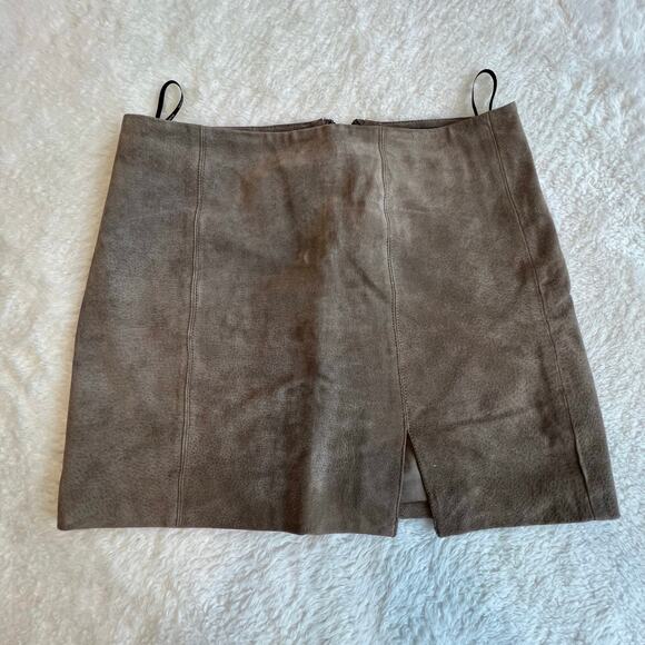 [BLANKNYC] Women’s Taupe Suede Mini Skirt Front Slit Back Zip Size 30 - Picture 6 of 10